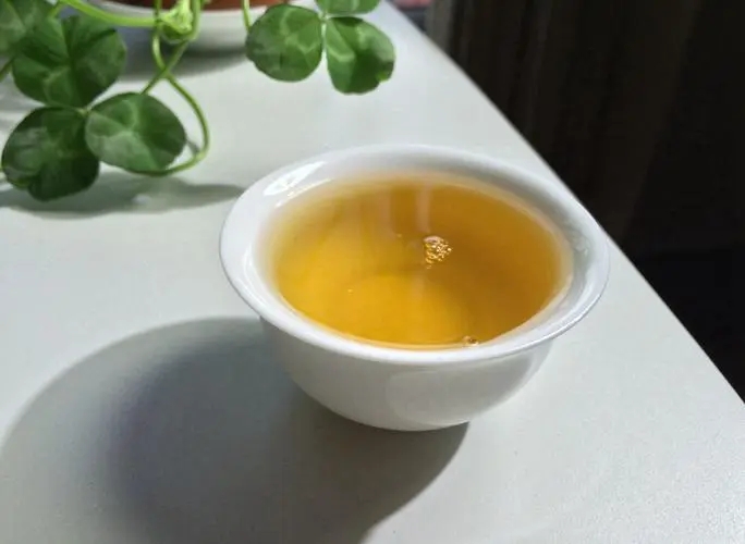 2022年一喝普洱茶肚子就熱熱的怎么回事？