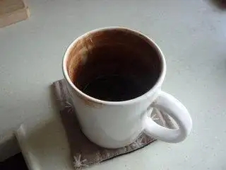 茶垢清潔有妙招，一分鐘讓茶杯光亮如新！