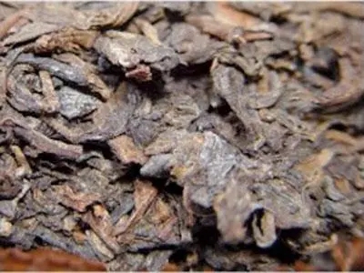 普洱茶你必須要懂：白霜與發(fā)霉。