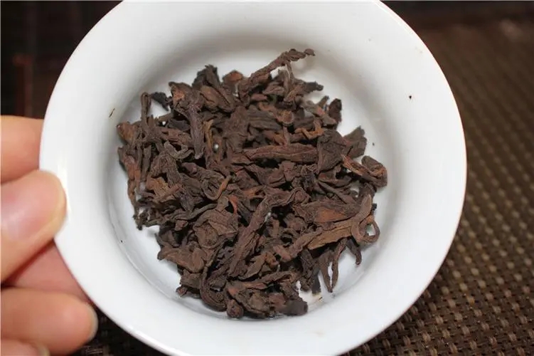 普洱茶的“樟香、棗香、糯香”等香味由什么決定？